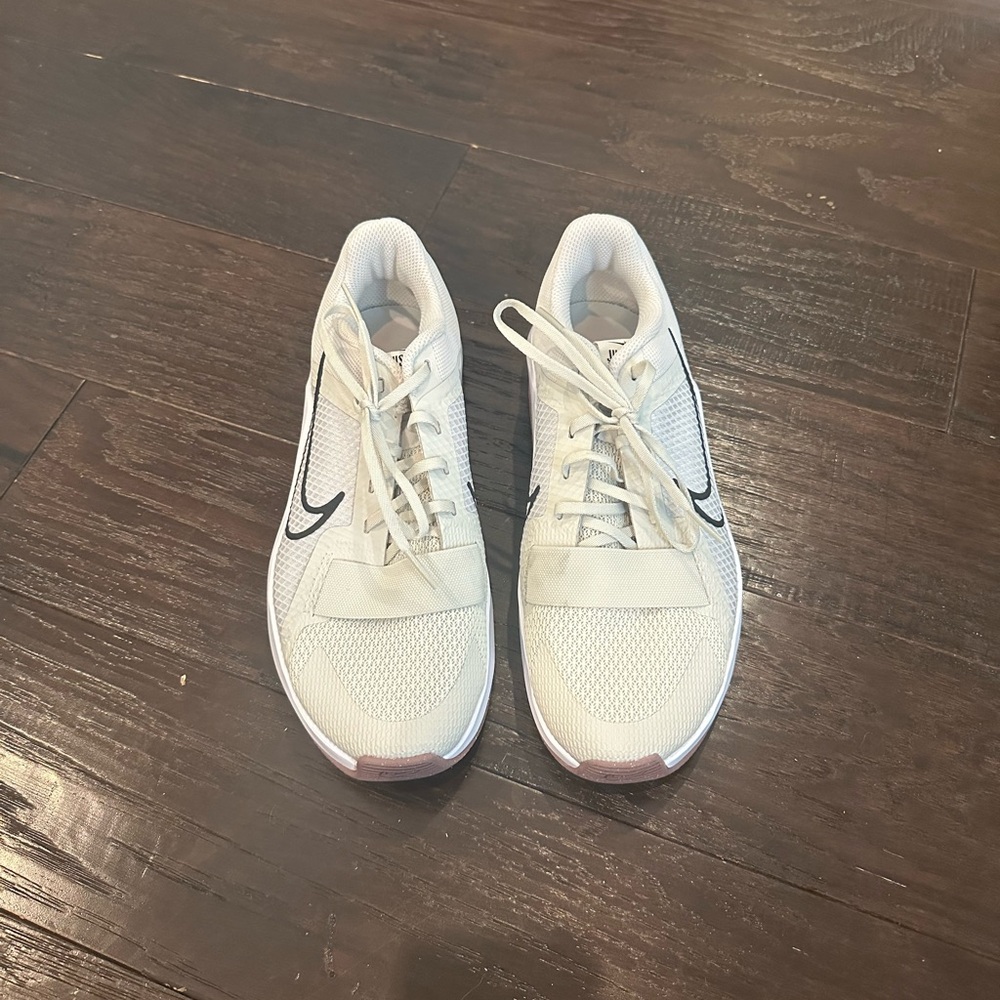 Nike Tennis Shoes